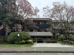 117-2416 3rd Avenue W Vancouver, BC V6K 1L8