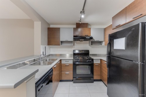 201-9233 Ferndale Road, Richmond, BC 