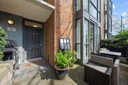 1409 6th Avenue W Vancouver, BC V6H 4E9