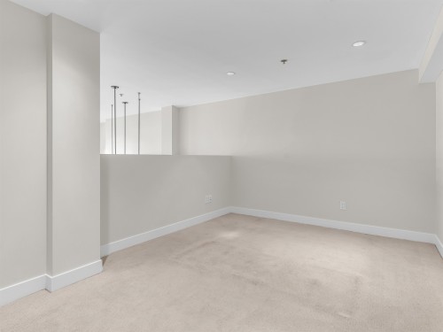 296 1St Avenue W, Vancouver, BC 