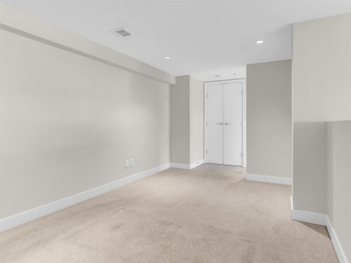 296 1St Avenue W, Vancouver, BC 