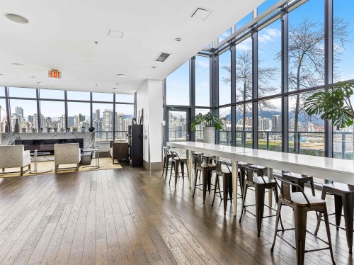 296 1St Avenue W, Vancouver, BC 