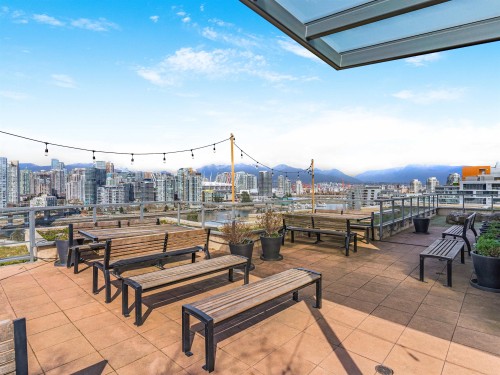 296 1St Avenue W, Vancouver, BC 