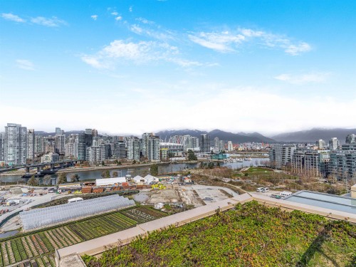 296 1St Avenue W, Vancouver, BC 