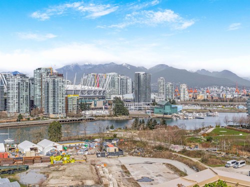 296 1St Avenue W, Vancouver, BC 