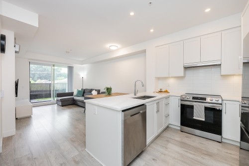 214-2160 Grant Avenue  Port Coquitlam, BC V3B 0T3