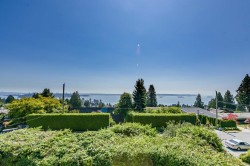 2365 Queens Avenue  West Vancouver, BC V7V 2Y7