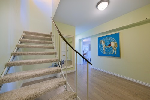 2365 Queens Avenue, West Vancouver, BC 