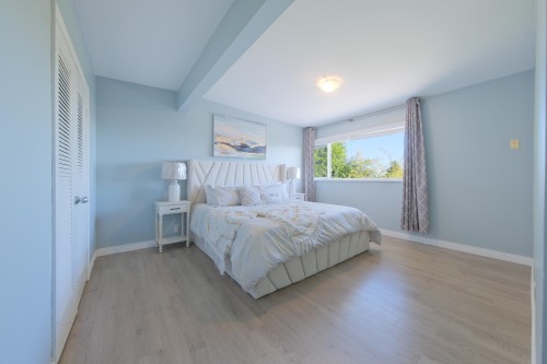 2365 Queens Avenue, West Vancouver, BC 