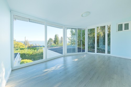 2365 Queens Avenue, West Vancouver, BC 