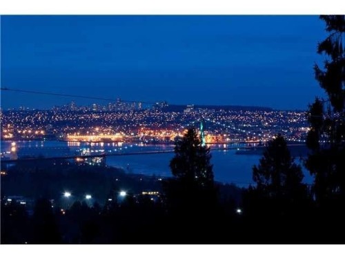 2365 Queens Avenue, West Vancouver, BC 