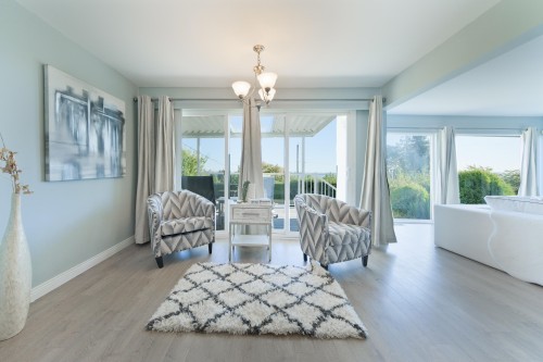 2365 Queens Avenue, West Vancouver, BC 