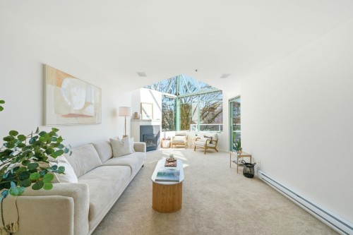 205-565 17Th Street, West Vancouver, BC 