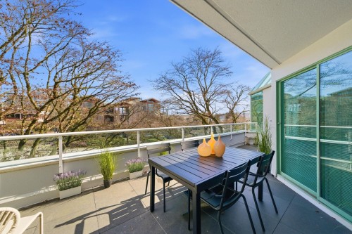 205-565 17Th Street, West Vancouver, BC 