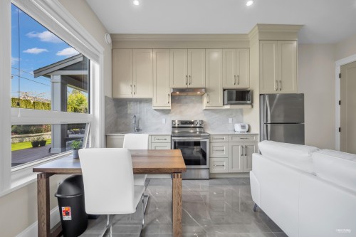 8460 Fairway Road, Richmond, BC 