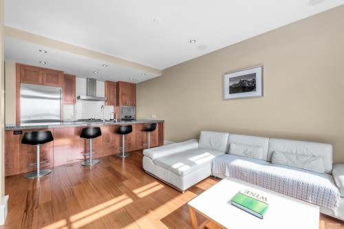 102-2575 Garden Court, West Vancouver, BC 