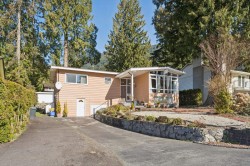 922 Canyon Boulevard  North Vancouver, BC V7R 2J8