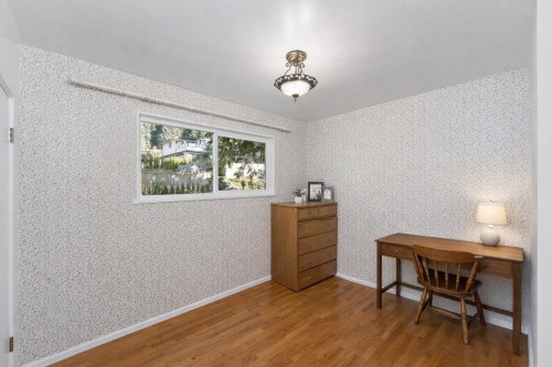 922 Canyon Boulevard, North Vancouver, BC 