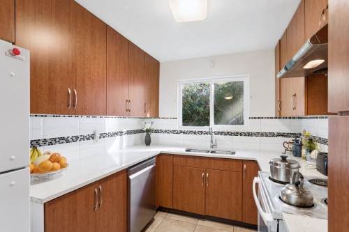 922 Canyon Boulevard, North Vancouver, BC 