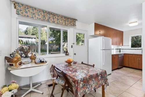 922 Canyon Boulevard, North Vancouver, BC 