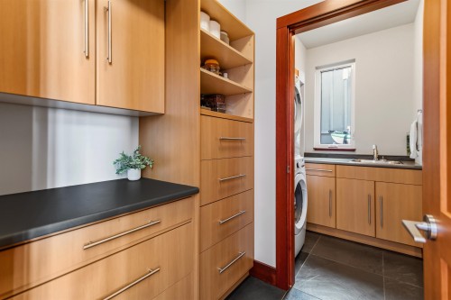 6085 Silverstone Lane, Sechelt, BC 