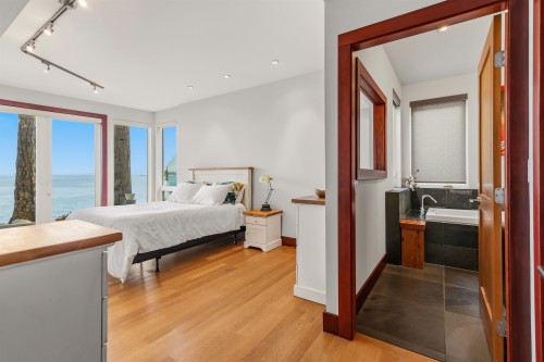 6085 Silverstone Lane, Sechelt, BC 