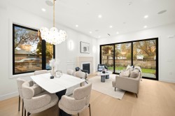 1095 14th Avenue E Vancouver, BC V5T 2P1