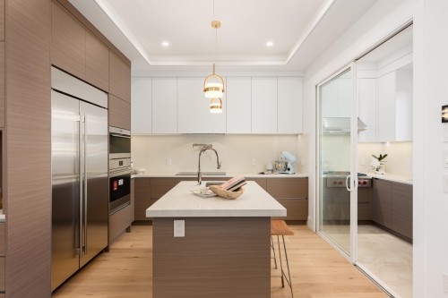 3711 24Th Avenue W, Vancouver, BC 