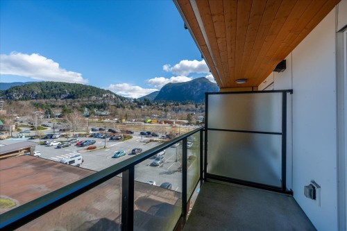 411-1365 Pemberton Avenue, Squamish, BC 