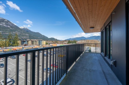 411-1365 Pemberton Avenue, Squamish, BC 