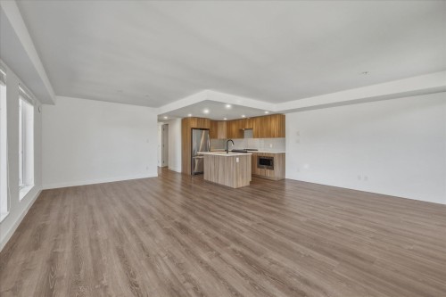 411-1365 Pemberton Avenue, Squamish, BC 