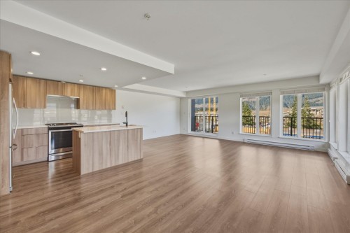 411-1365 Pemberton Avenue, Squamish, BC 