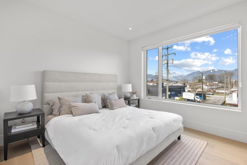 2-2425 Kitchener Street, Vancouver, BC 