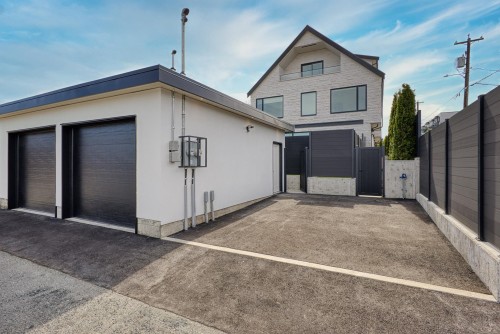 2-2425 Kitchener Street, Vancouver, BC 