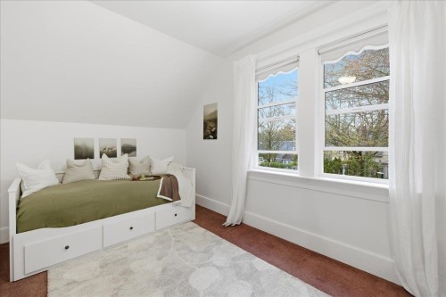 2232 14Th Avenue W, Vancouver, BC 