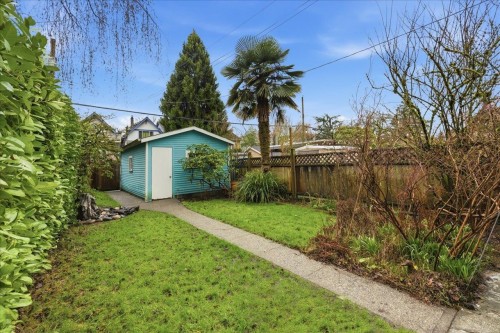 2232 14Th Avenue W, Vancouver, BC 