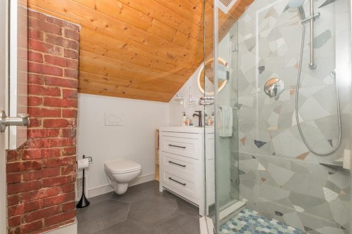 1610 Salsbury Drive, Vancouver, BC 