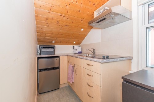 1610 Salsbury Drive, Vancouver, BC 