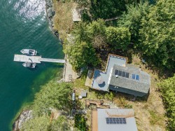 2937 Panorama Drive  North Vancouver, BC V7G 2A4