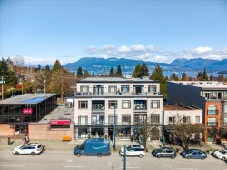 302-4479 10th Avenue W Vancouver, BC V6R 2H8