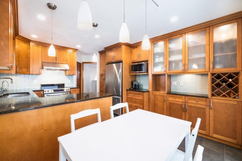 3985 Frames Place, North Vancouver, BC 