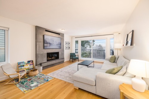 3985 Frames Place, North Vancouver, BC 
