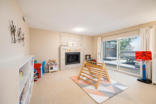3985 Frames Place, North Vancouver, BC 