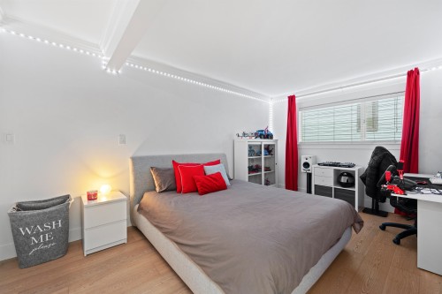 6422 Douglas Street, West Vancouver, BC 