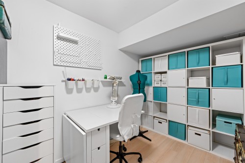 6422 Douglas Street, West Vancouver, BC 