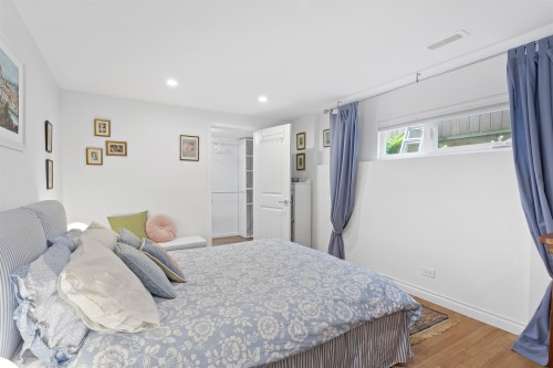 6422 Douglas Street, West Vancouver, BC 