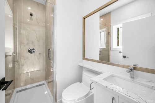 1846 37Th Avenue E, Vancouver, BC 