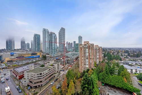 1608-4711 Hazel Street  Burnaby, BC V5H 0J9