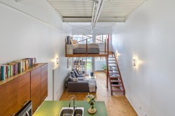 C6-238 10th Avenue E Vancouver, BC V5T 1Z5