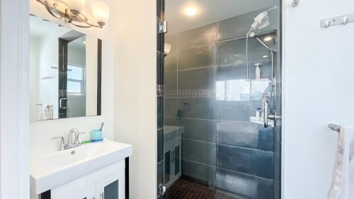 1420 Park Drive, Vancouver, BC 